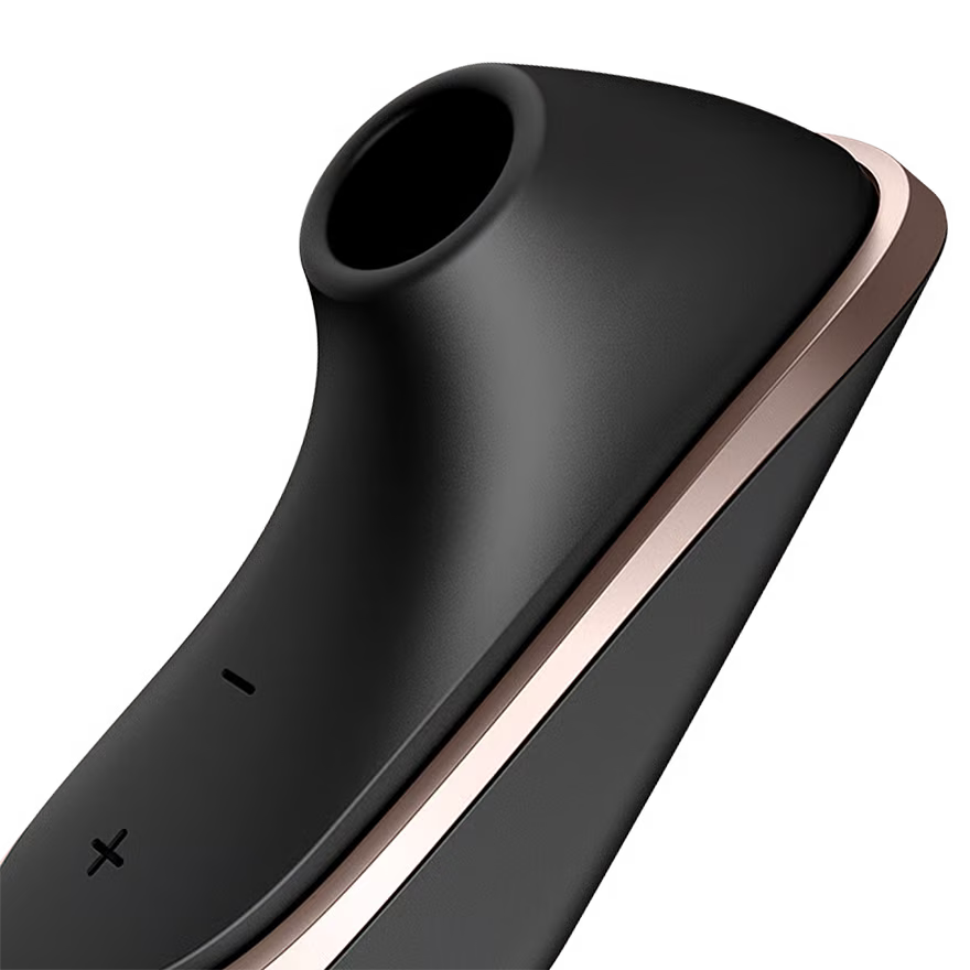 Satisfyer - Pro Traveler ម៉ាស៊ីនលើកទឹកចិត្តបេះដូងភេទស្រីដោយខ្យល់ (ពណ៌ខ្មៅ)