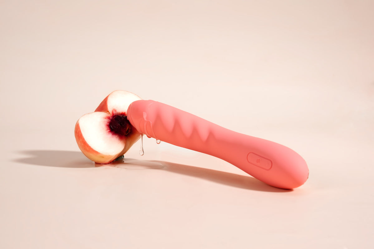 Svakom - ឧបករណ៍បំបៅរំញោច G-Spot Ava Neo បញ្ជាពីកម្មវិធី ហើយអាចរុញចូល-ចេញ